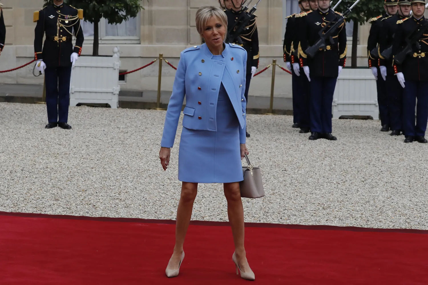 Photos : Brigitte Macron : Du bleu sinon rien
