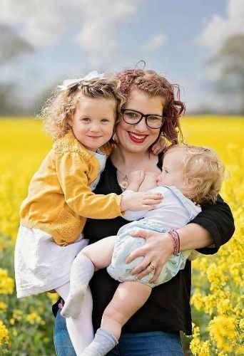 Une Maman Explique Pourquoi Elle Allaite Sa Fille De 5 Ans