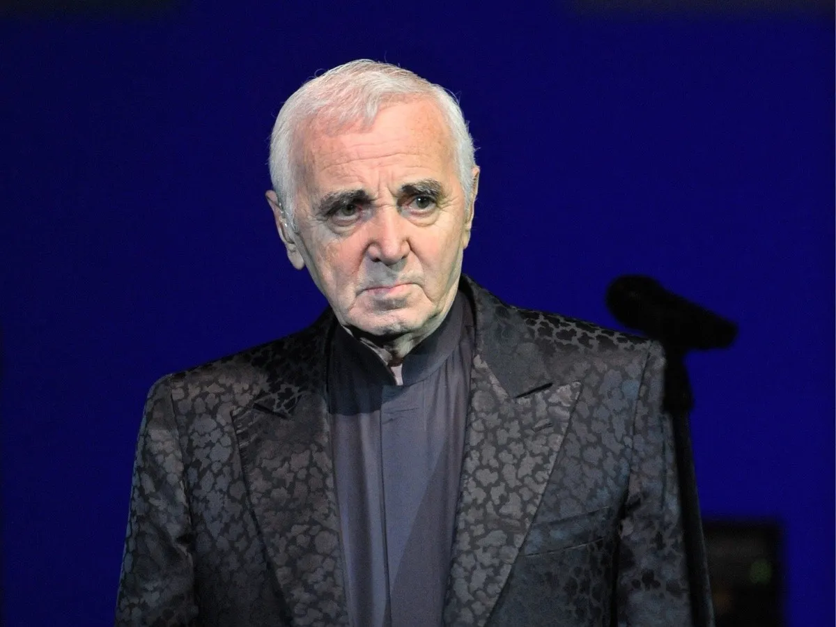 Charles Aznavour : le rappeur français qui s’est fait censurer par ses héritiers livre aujourd’hui un détail des plus étranges !