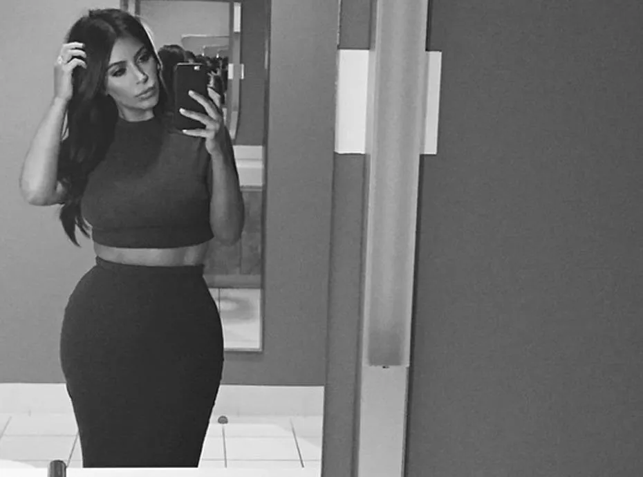 Kim Kardashian : selfie en direct des toilettes publiques.