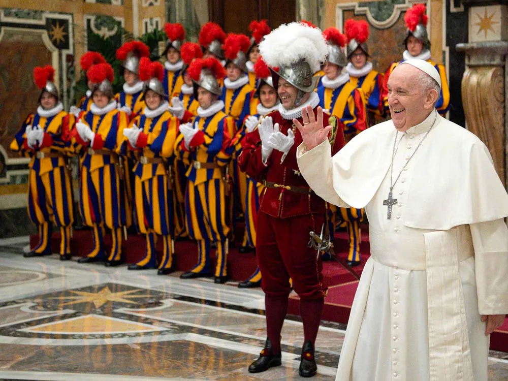 Malaise en plein Vatican pour le pape François : les images qui surprennent…