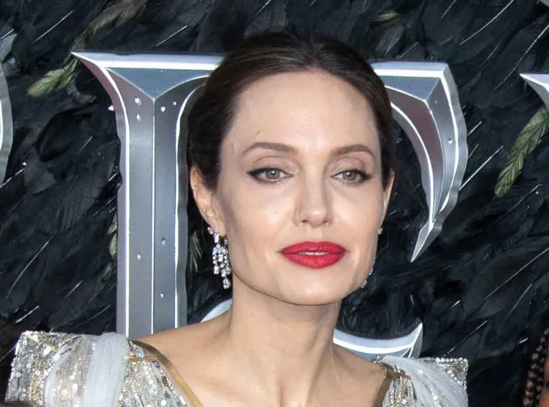 Angelina Jolie : pour Zahara et Vivienne, elle a passé "ces deux derniers  mois à l'hôpital"